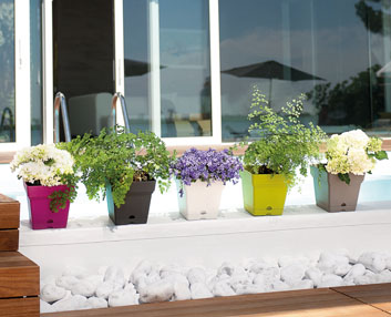 Tiestos ‘Quadro’ en plástico de cinco colores